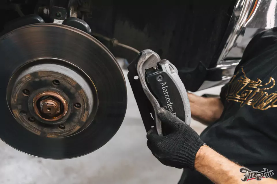 Апгрейд для Mercedes V-Class: установили усиленную тормозную систему Brembo на переднюю ось